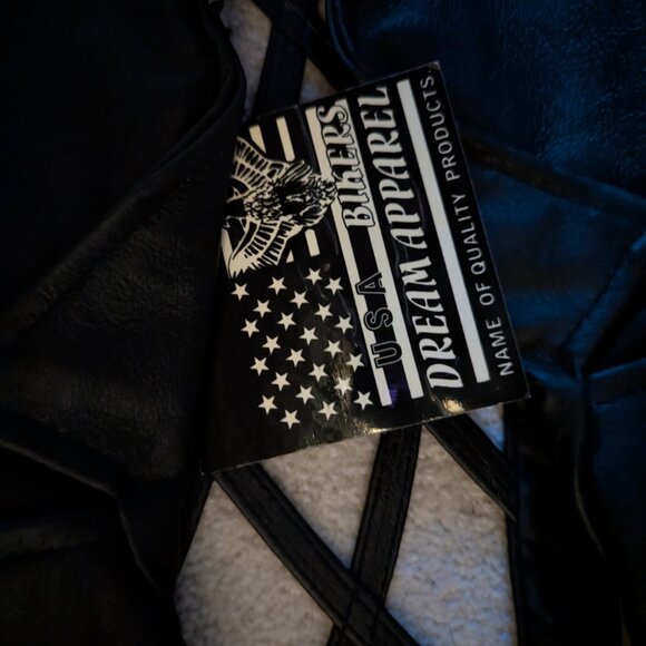 Dream Apparel - Picture 4 of 5